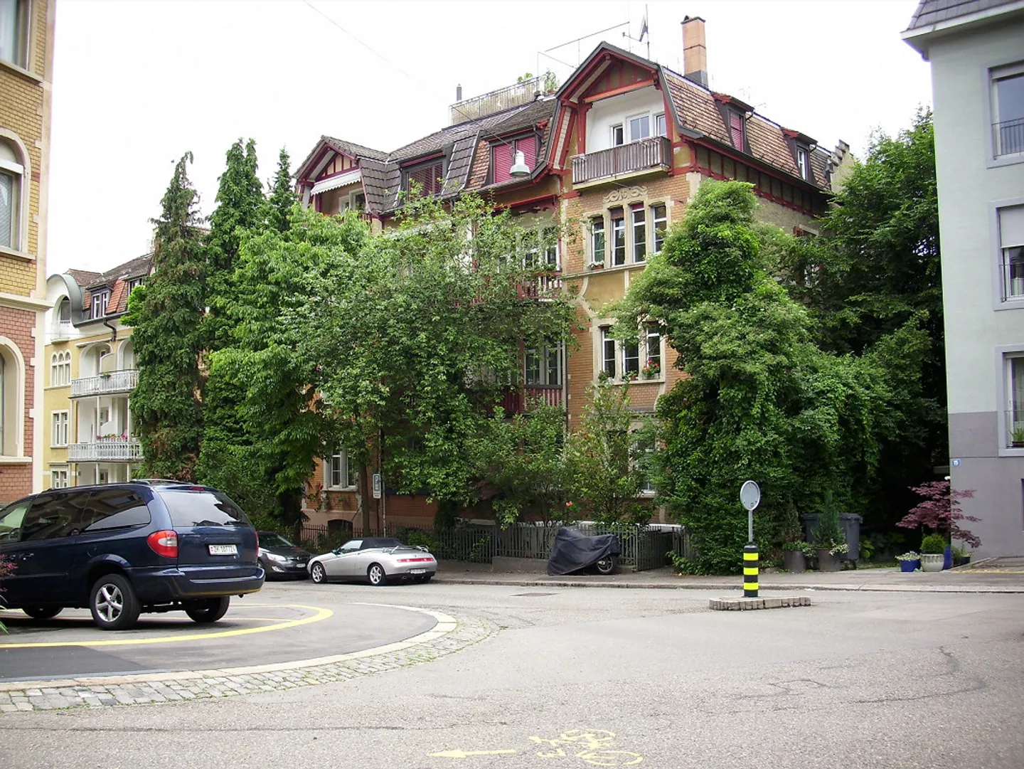 Jugendstilwohnung  renoviert, zentrale Lage und sehr ruhig! - Foto 12 von 13