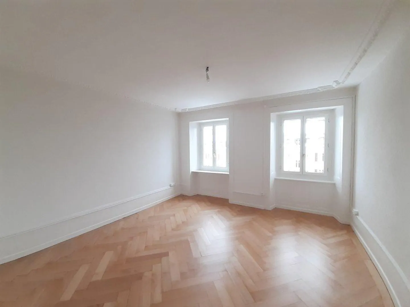 Appartement Charmant Rénové - Photo 2 sur 5