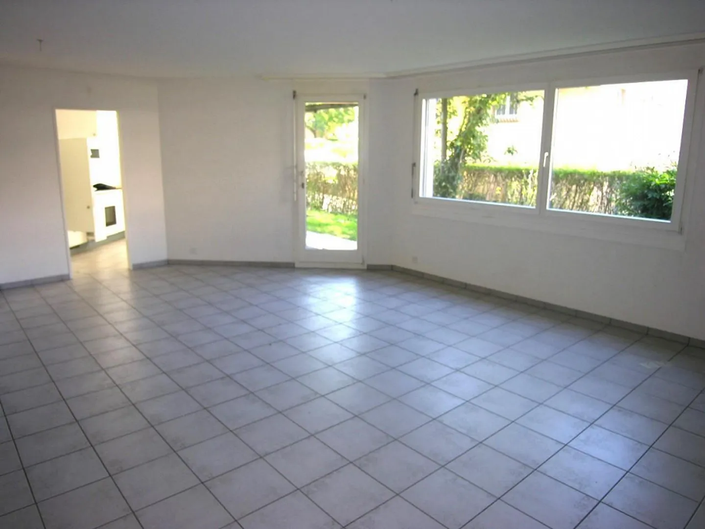 Familienwohnung mit Gartensitzplatz - Foto 2 von 10