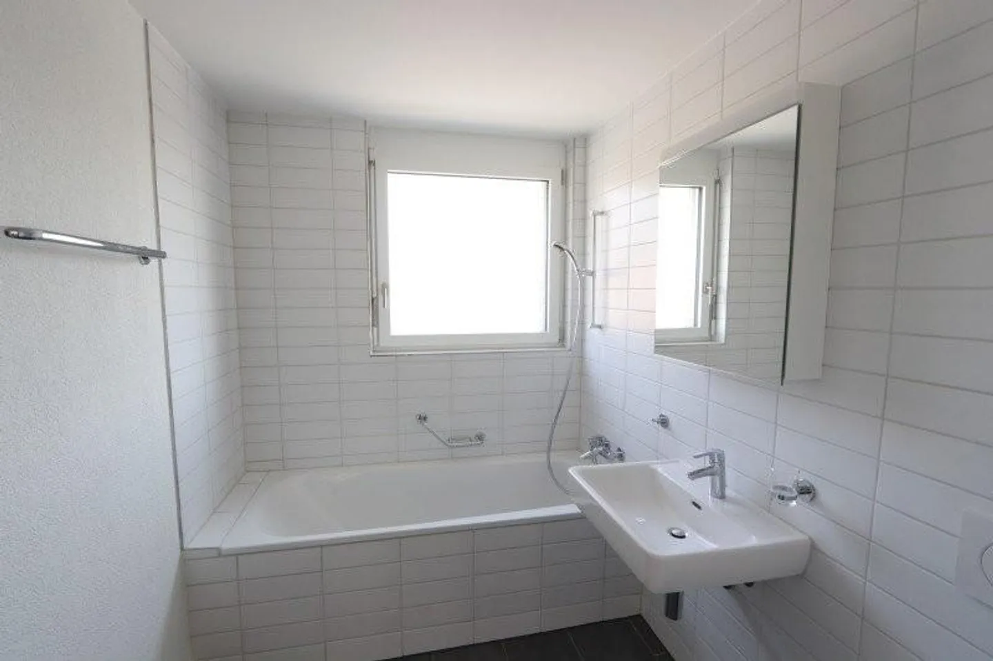 Appartamento in affitto - Foto 9 di 12