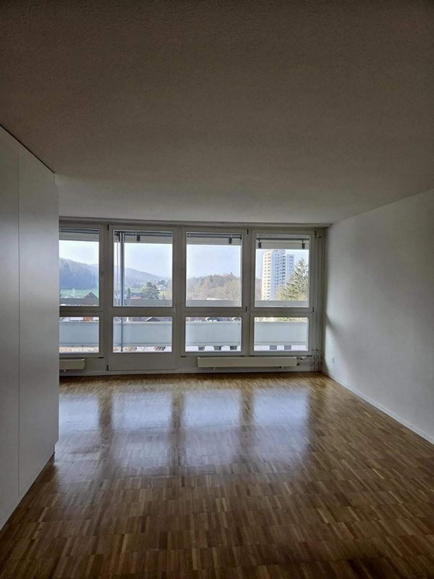 LOUER SANS CAUTION - Appartement spacieux de 3,5 pièces à Affoltern - Photo 3 sur 7