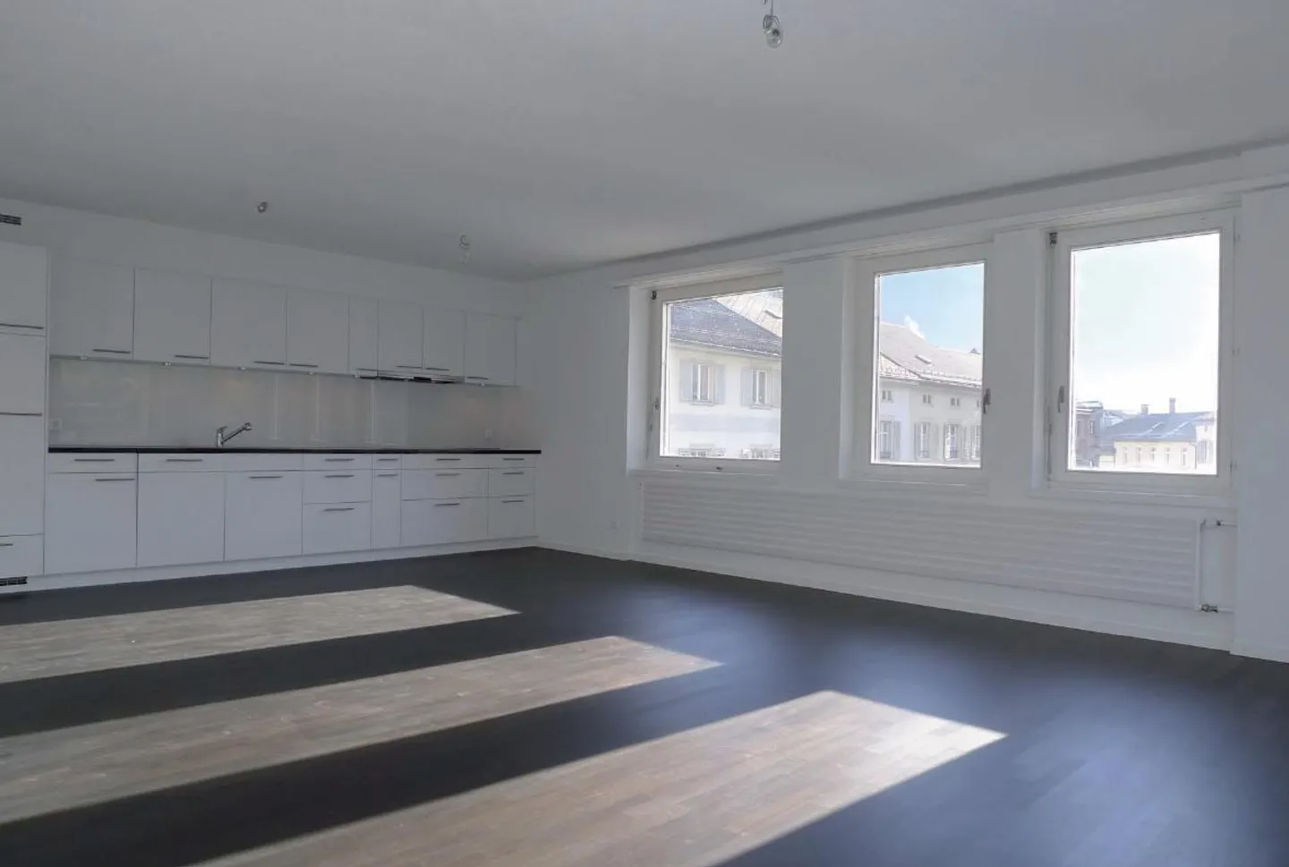 4 Zimmerwohnung im Herzen von Glarus - Foto 1 von 5