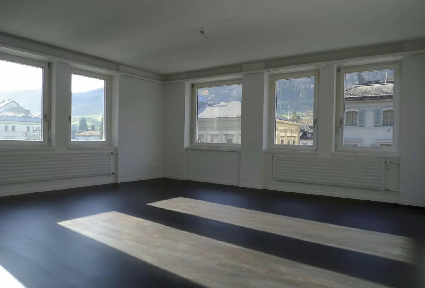 4 Zimmerwohnung im Herzen von Glarus - Foto 3 von 5