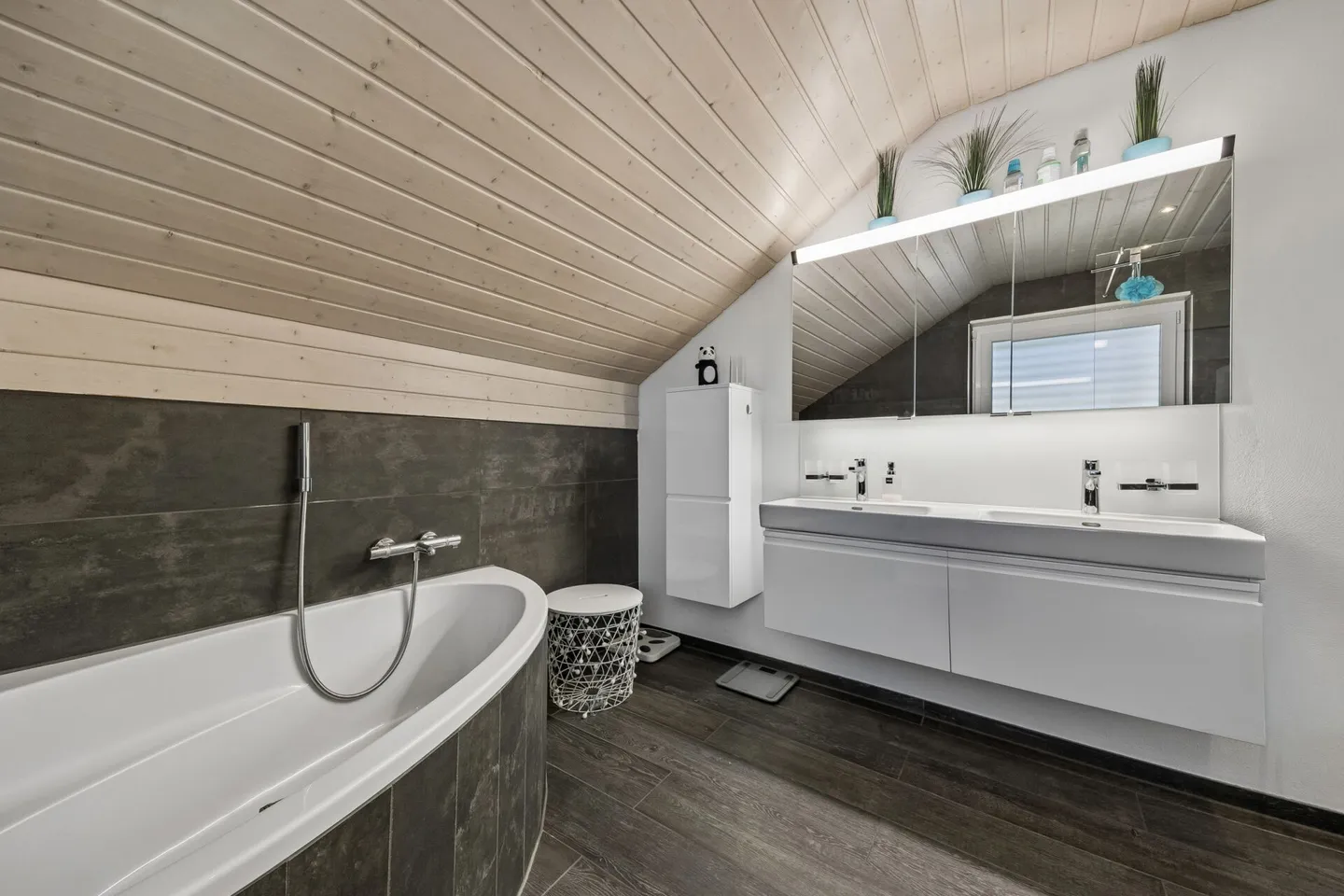 Freistehendes Einfamilienhaus mit Alpenblick - Foto 9 von 14