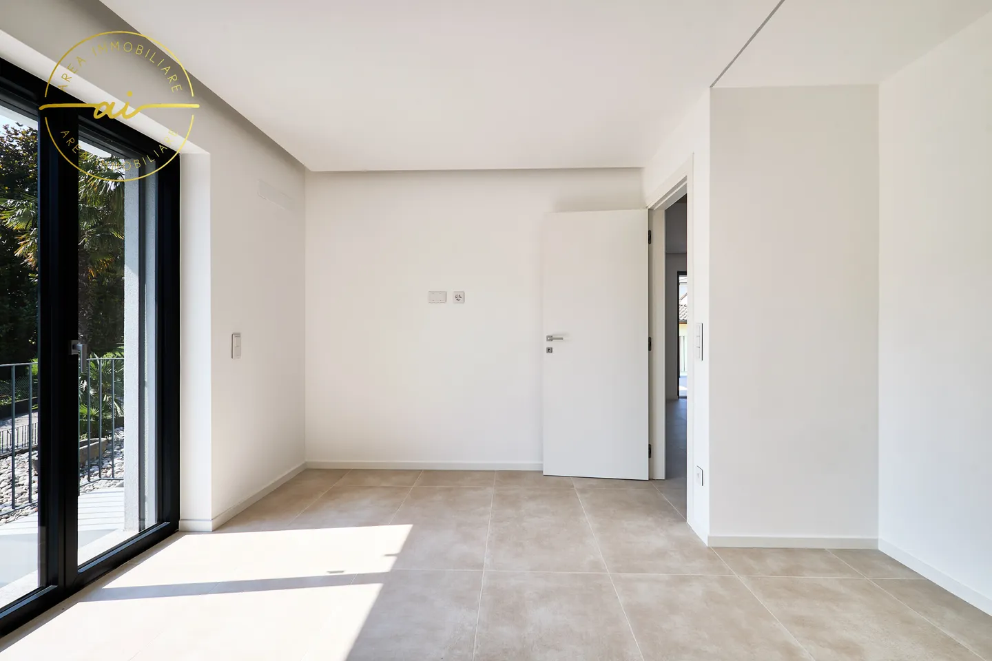 Appartamento moderno con giardino - Foto 7 di 12