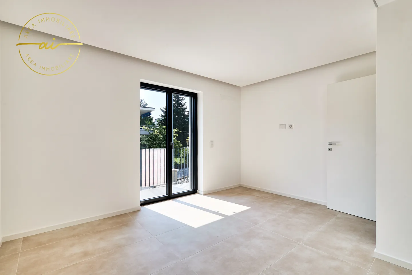 Appartamento moderno con giardino - Foto 8 di 12