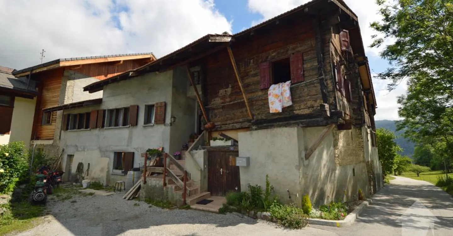 Affascinante Casa di Villaggio ad Ayent - Foto 1 di 13