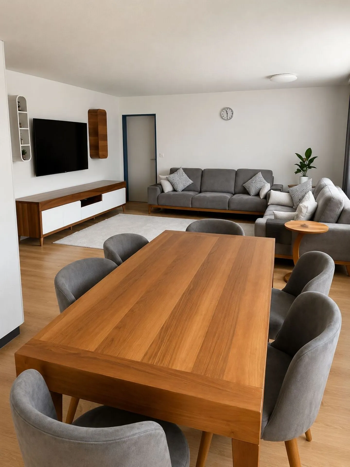 Appartement penthouse pratique de 4,5 pièces avec une vue magnifique - Photo 2 sur 4