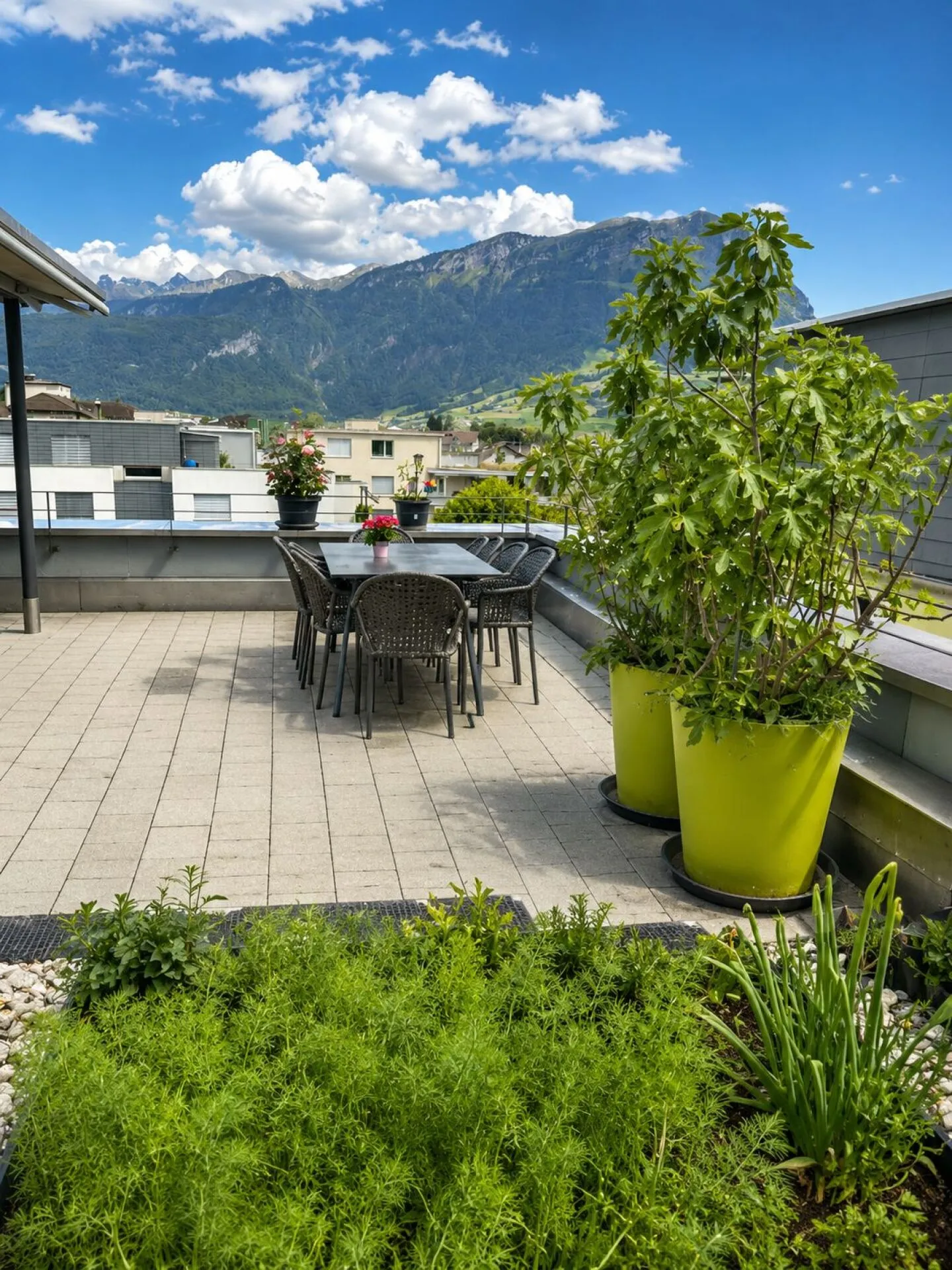 Appartement penthouse pratique de 4,5 pièces avec une vue magnifique - Photo 3 sur 4