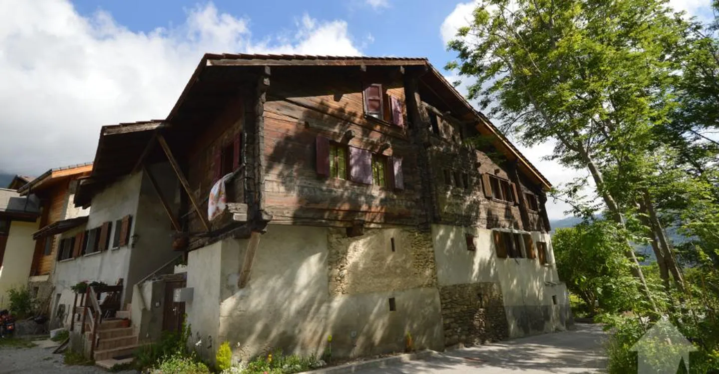 Affascinante Casa di Villaggio ad Ayent - Foto 2 di 13