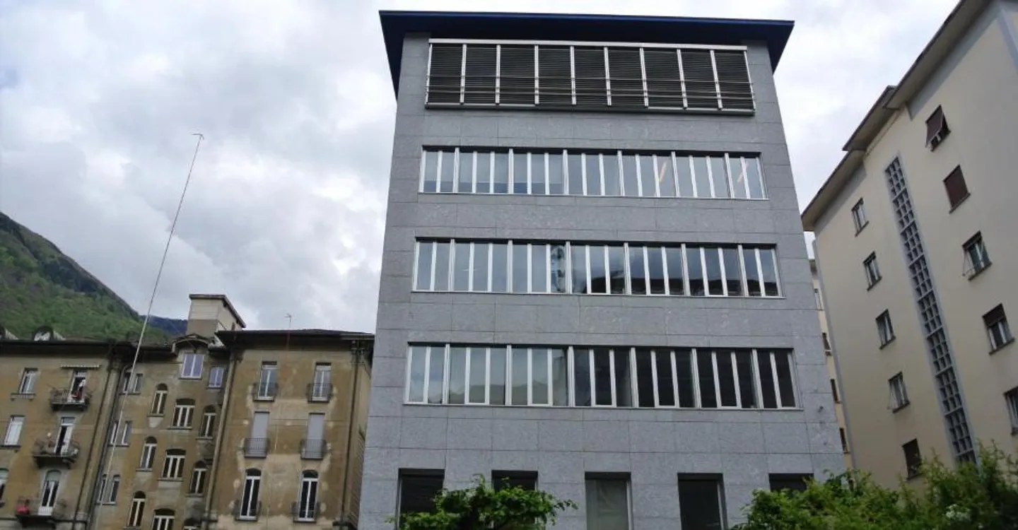 Stratégique 2.5 pièces au centre - Photo 1 sur 5