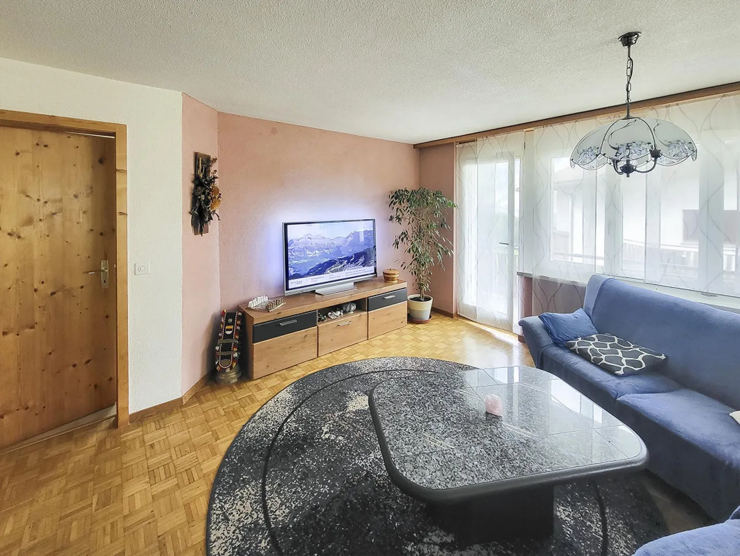 Appartement lumineux de 4½ pièces avec vue fantastique sur la montagne - Photo 2 sur 12