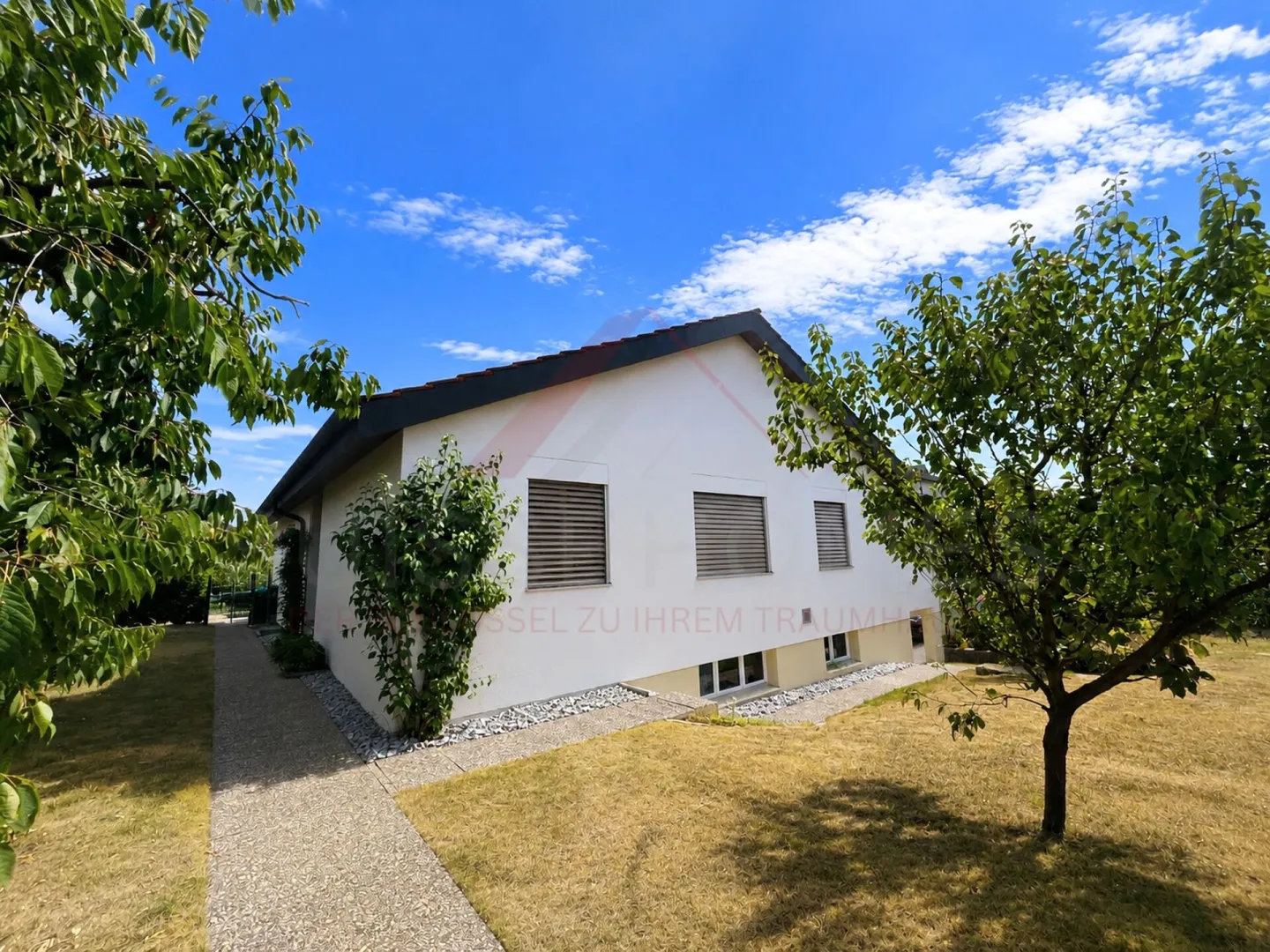 Charmantes Einfamilienhaus mit Alpenblick - Foto 2 von 9