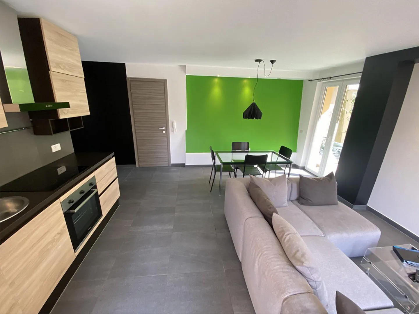 2.5-ROOM APARTMENT WITH EXCLUSIVE GARDEN IN A BIFAMILIAR HOUSE - Photo 2 of 7