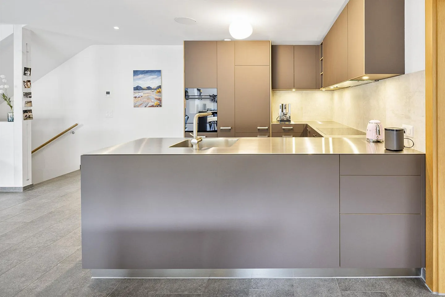 Sogno moderno con terrazza mozzafiato in posizione tranquilla - Foto 3 di 13