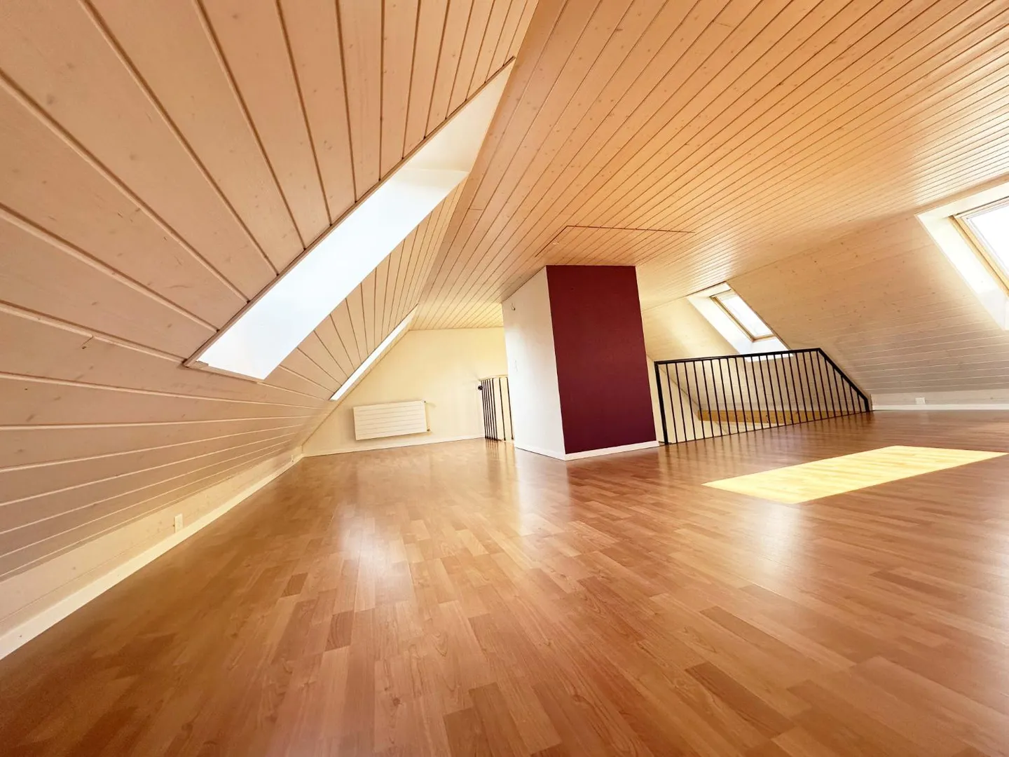 04543 - Spacious attic duplex of approximately 82m2 (sloping ceilings) - Daniel-Jeanrichar - Photo 4 of 6