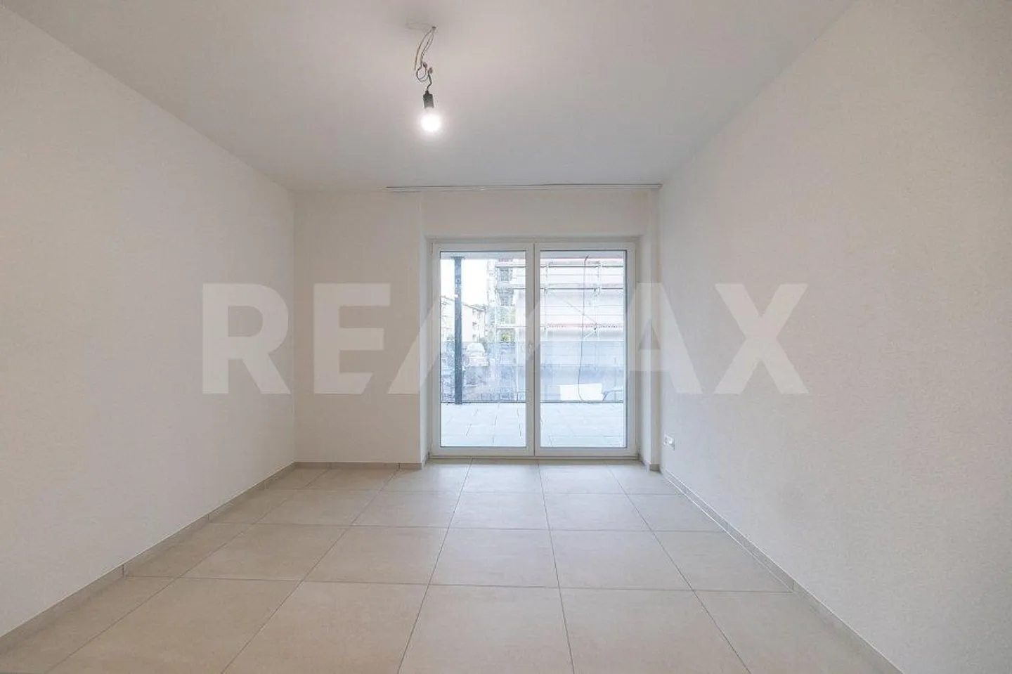 Modern 2.5-room apartment with garden seating area in Kloten for rent - Photo 4 of 6