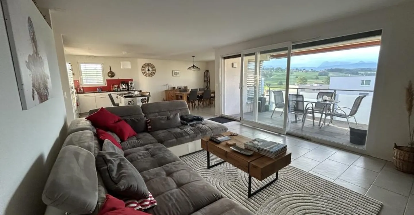 Modernes Apartment mit grossem Balkon - Foto 1 von 12