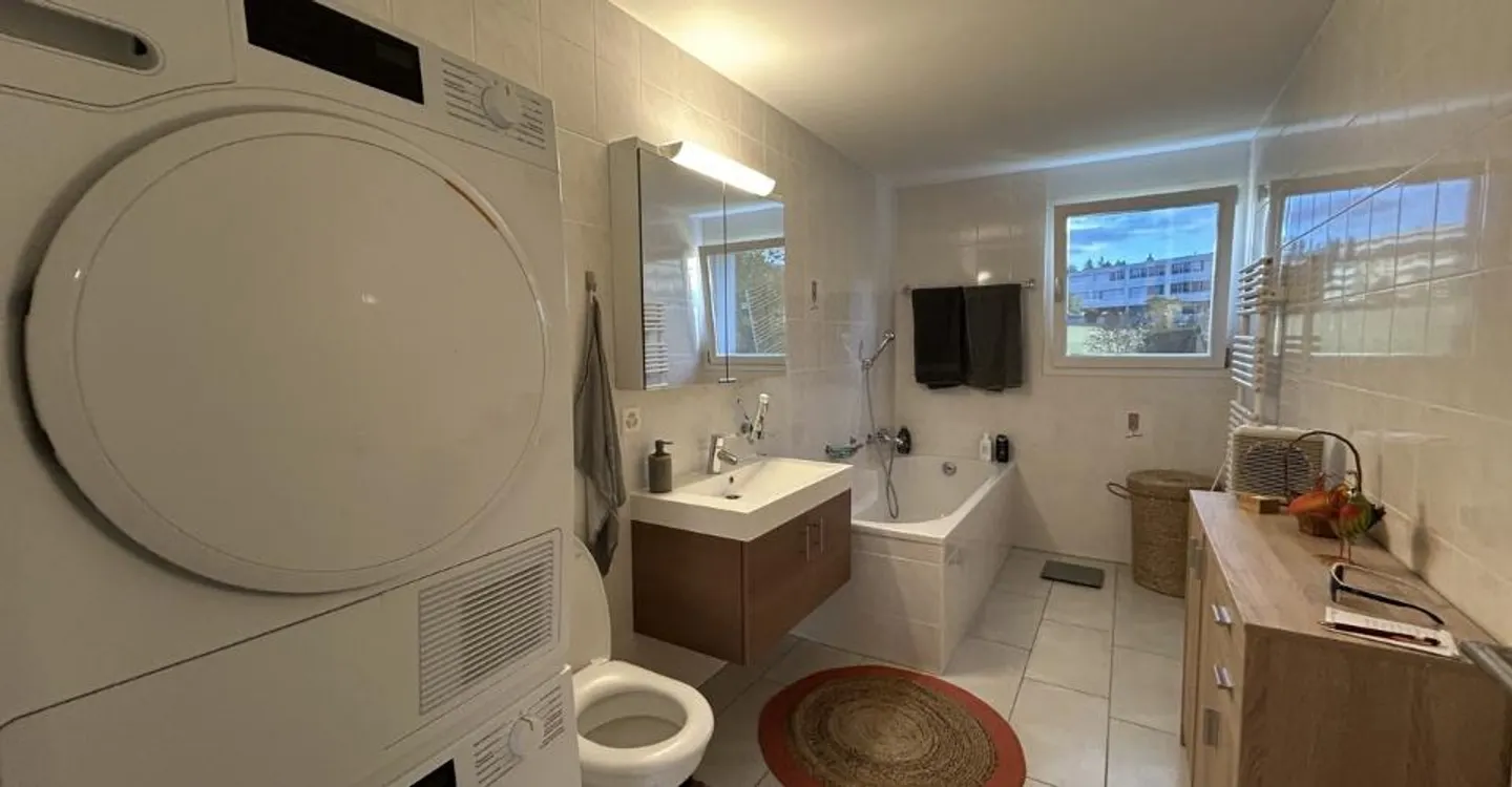 Modernes Apartment mit grossem Balkon - Foto 9 von 12