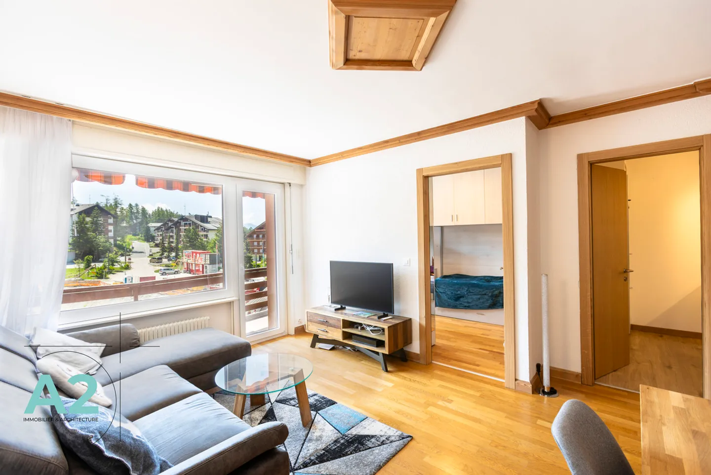 Lage Woche/Saison: 3,5 Zimmer komplett renoviert - Foto 1 von 11