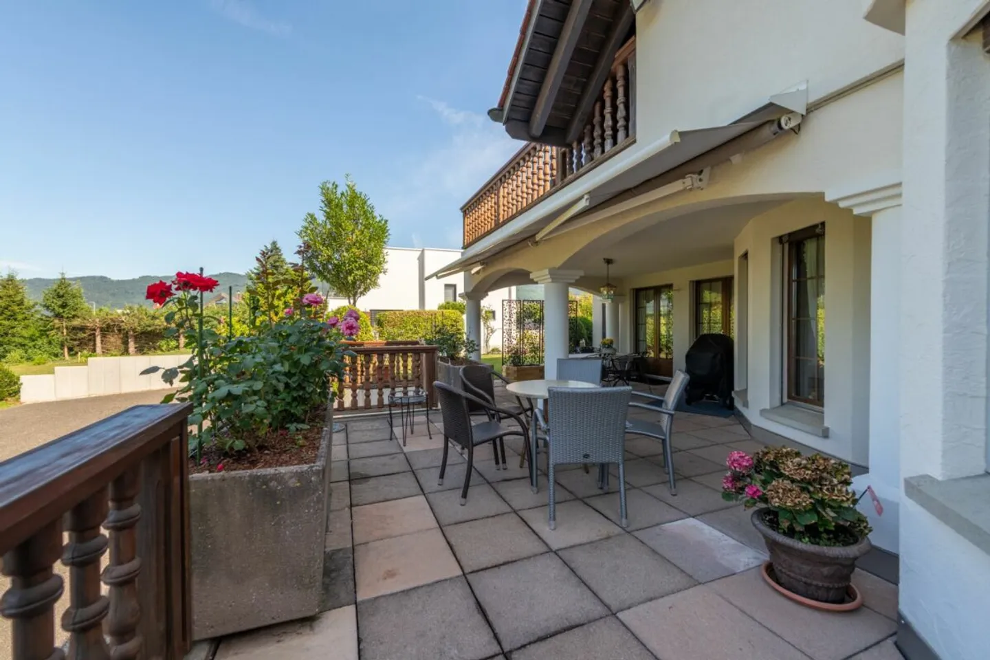 A Manor House Full of Possibilities - Living and Business Under One Roof - Photo 32 of 42