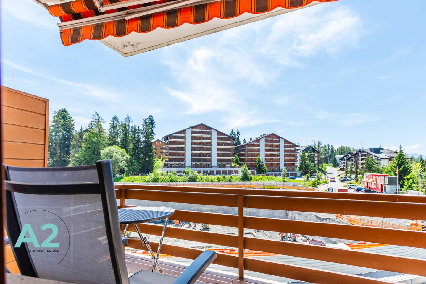 Lage Woche/Saison: 3,5 Zimmer komplett renoviert - Foto 5 von 11