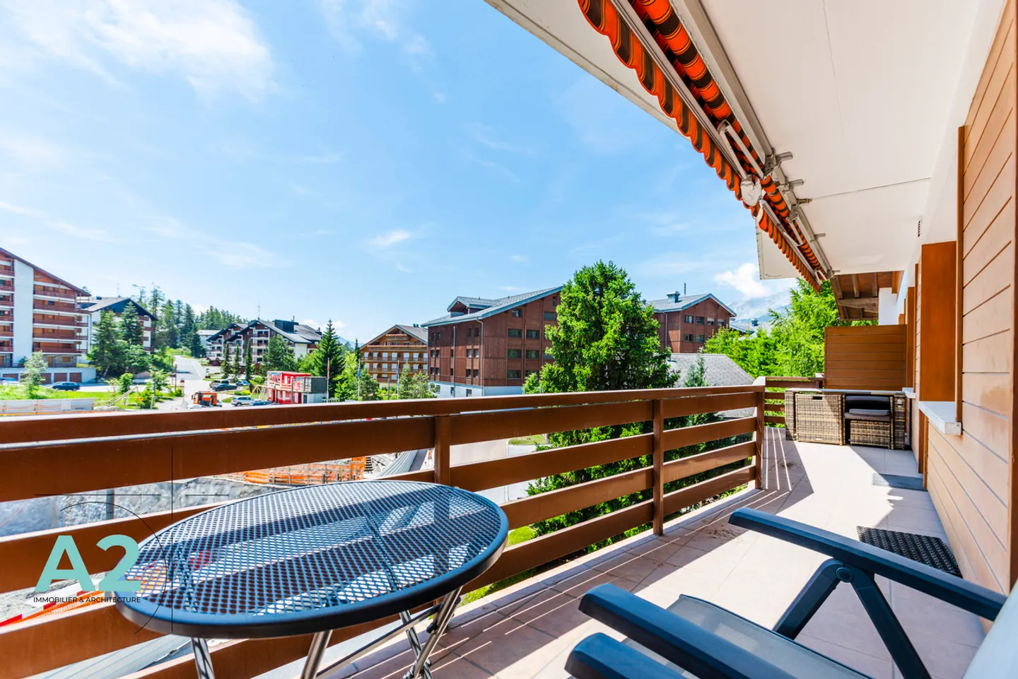 Lage Woche/Saison: 3,5 Zimmer komplett renoviert - Foto 6 von 11