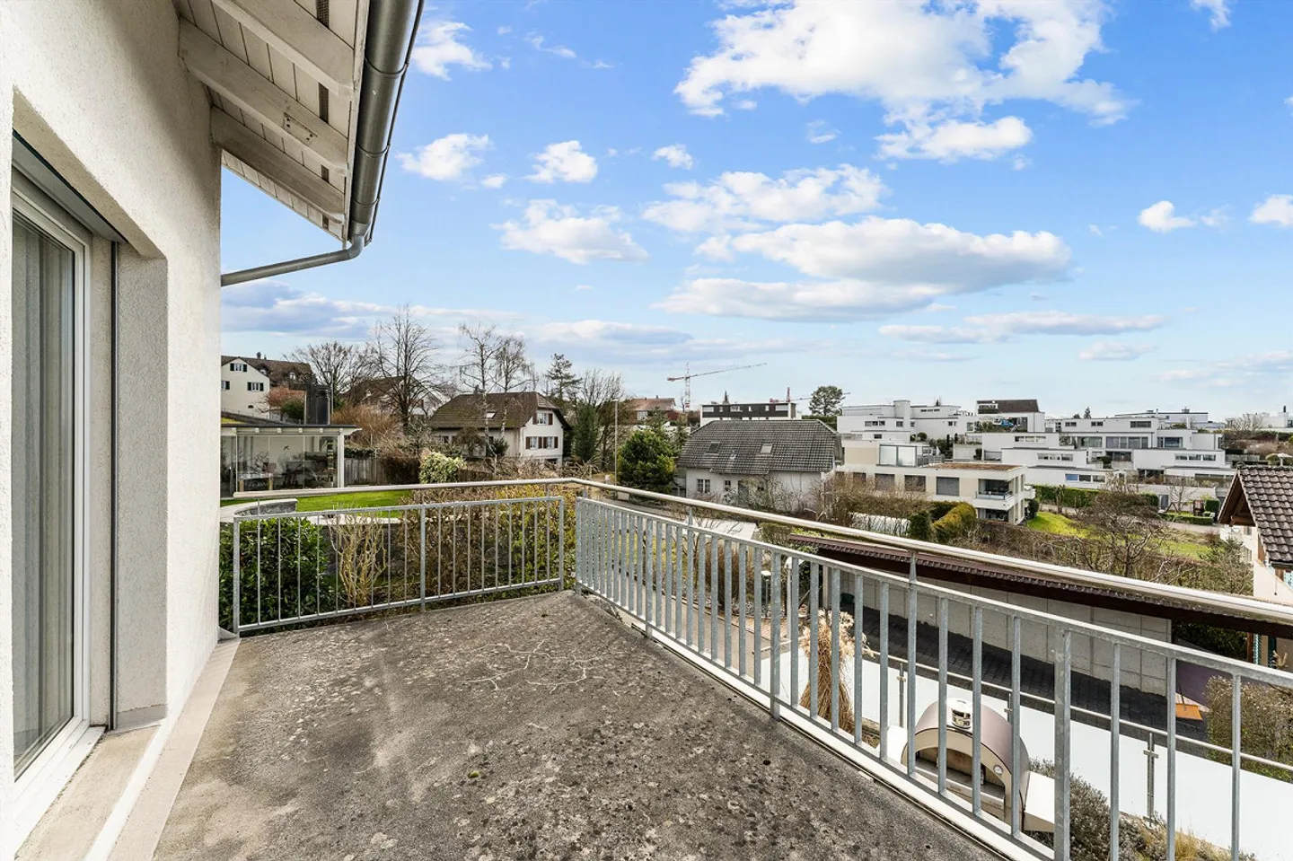 Maison familiale dans un emplacement ensoleillé et central - Photo 3 sur 14
