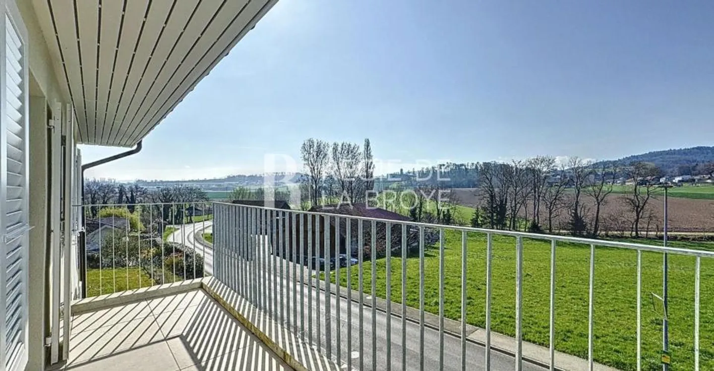 Wunderschöne renovierte 4,5-Zimmer-Wohnung mit Balkon in Montet - Foto 4 von 12