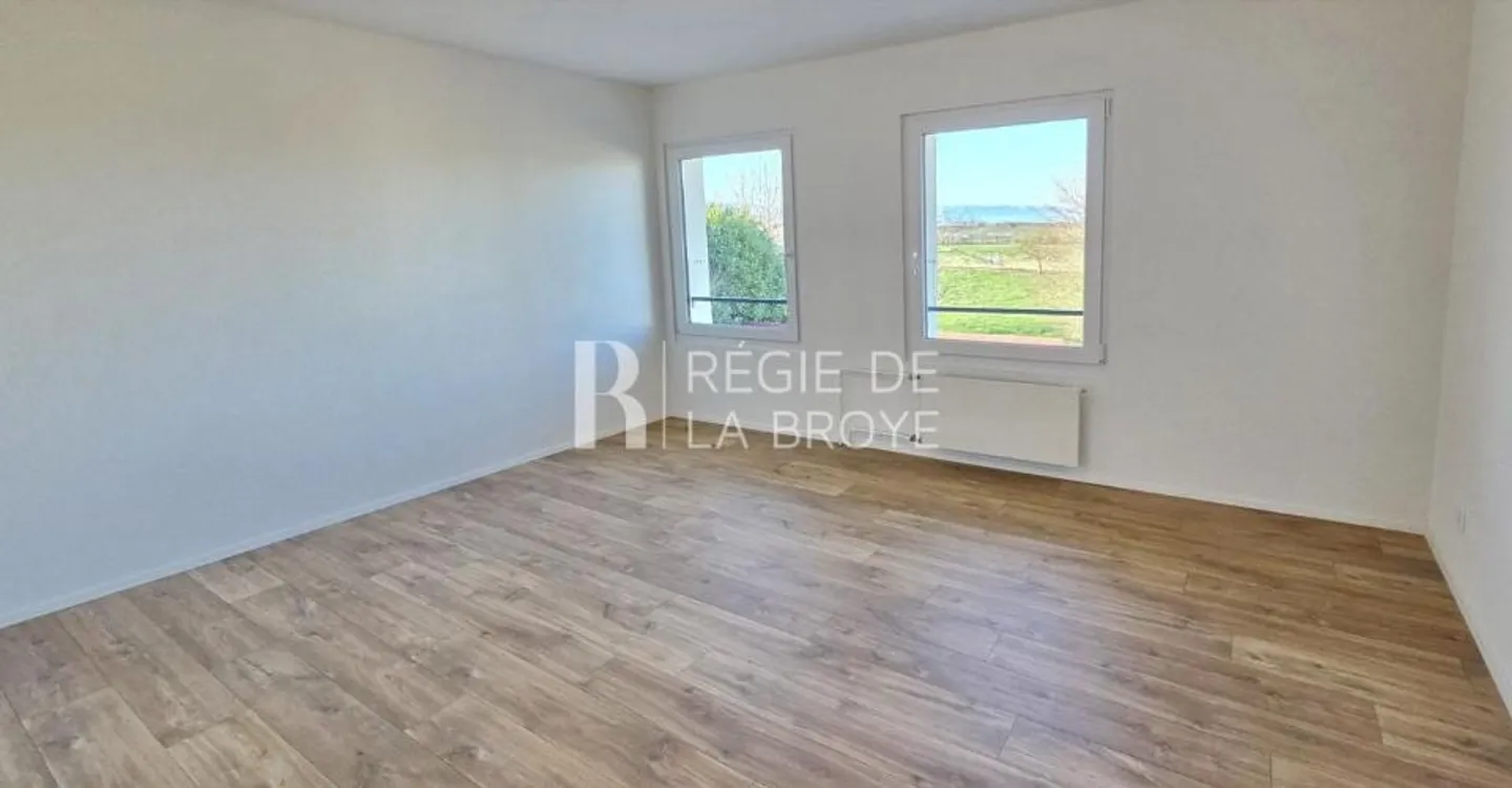 Wunderschöne renovierte 4,5-Zimmer-Wohnung mit Balkon in Montet - Foto 5 von 12