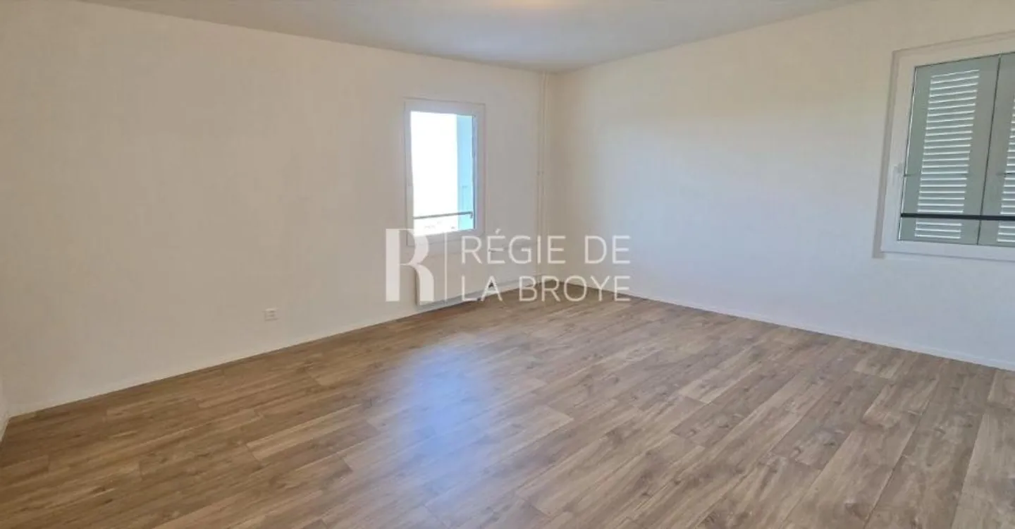 Wunderschöne renovierte 4,5-Zimmer-Wohnung mit Balkon in Montet - Foto 6 von 12