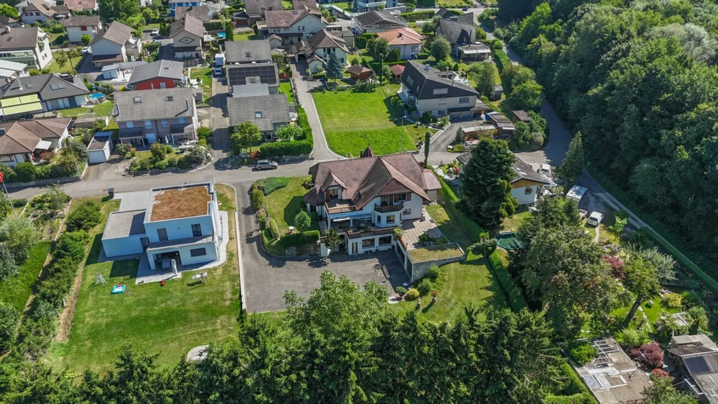 A Manor House Full of Possibilities - Living and Business Under One Roof - Photo 41 of 42