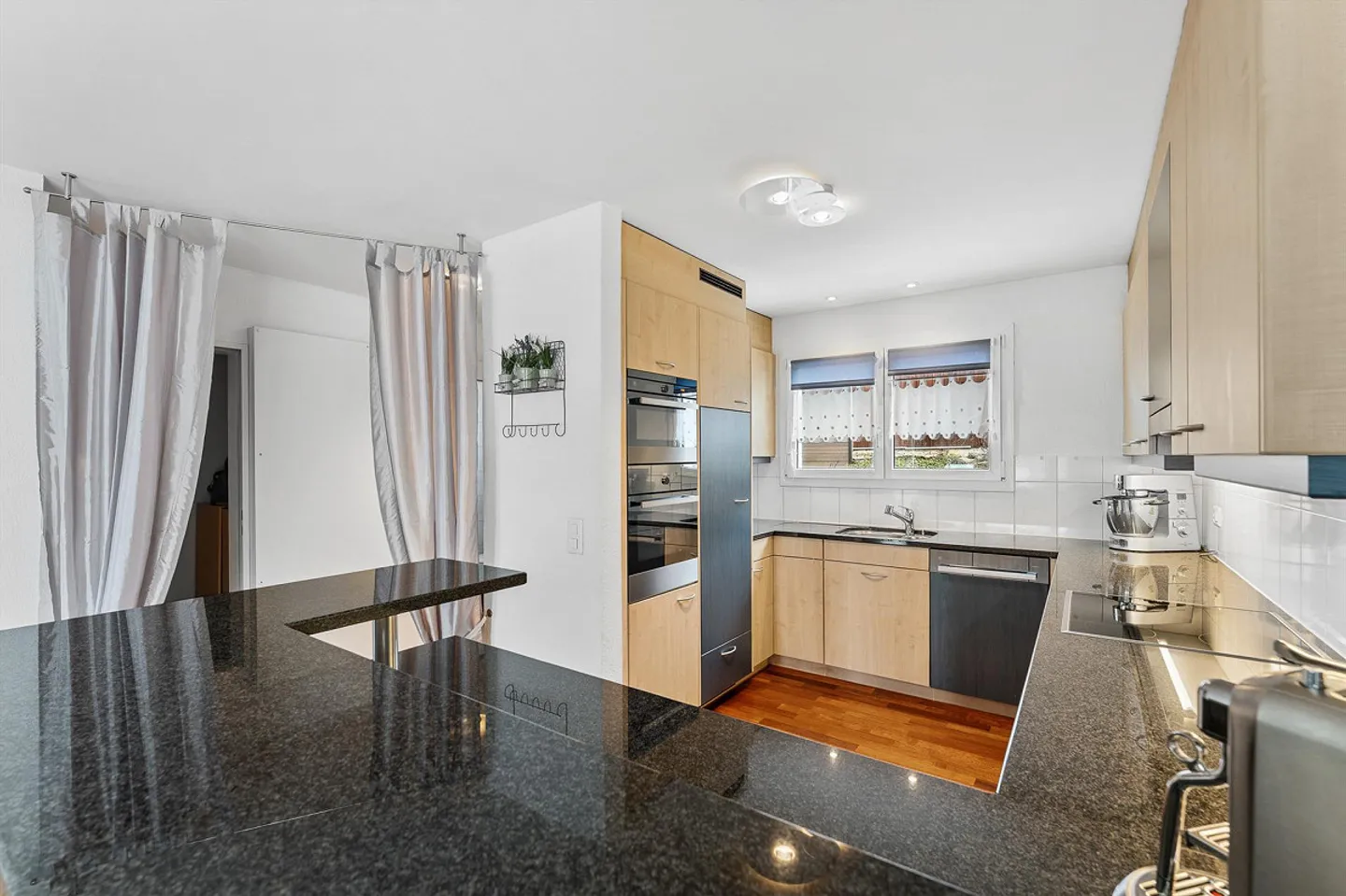 Maison familiale dans un emplacement ensoleillé et central - Photo 5 sur 14