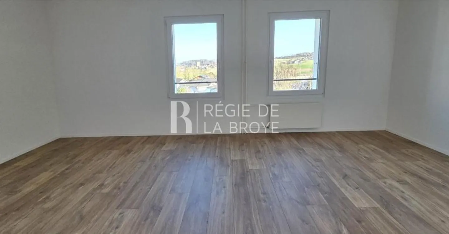 Wunderschöne renovierte 4,5-Zimmer-Wohnung mit Balkon in Montet - Foto 7 von 12