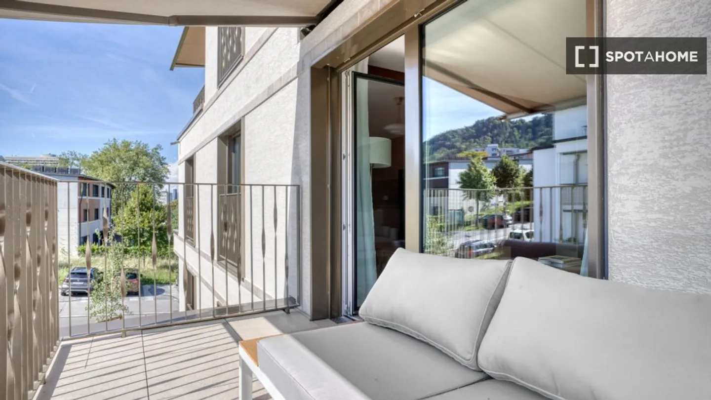 Discover, visit, and rent your new home online with full confidence. - Photo 3 of 16