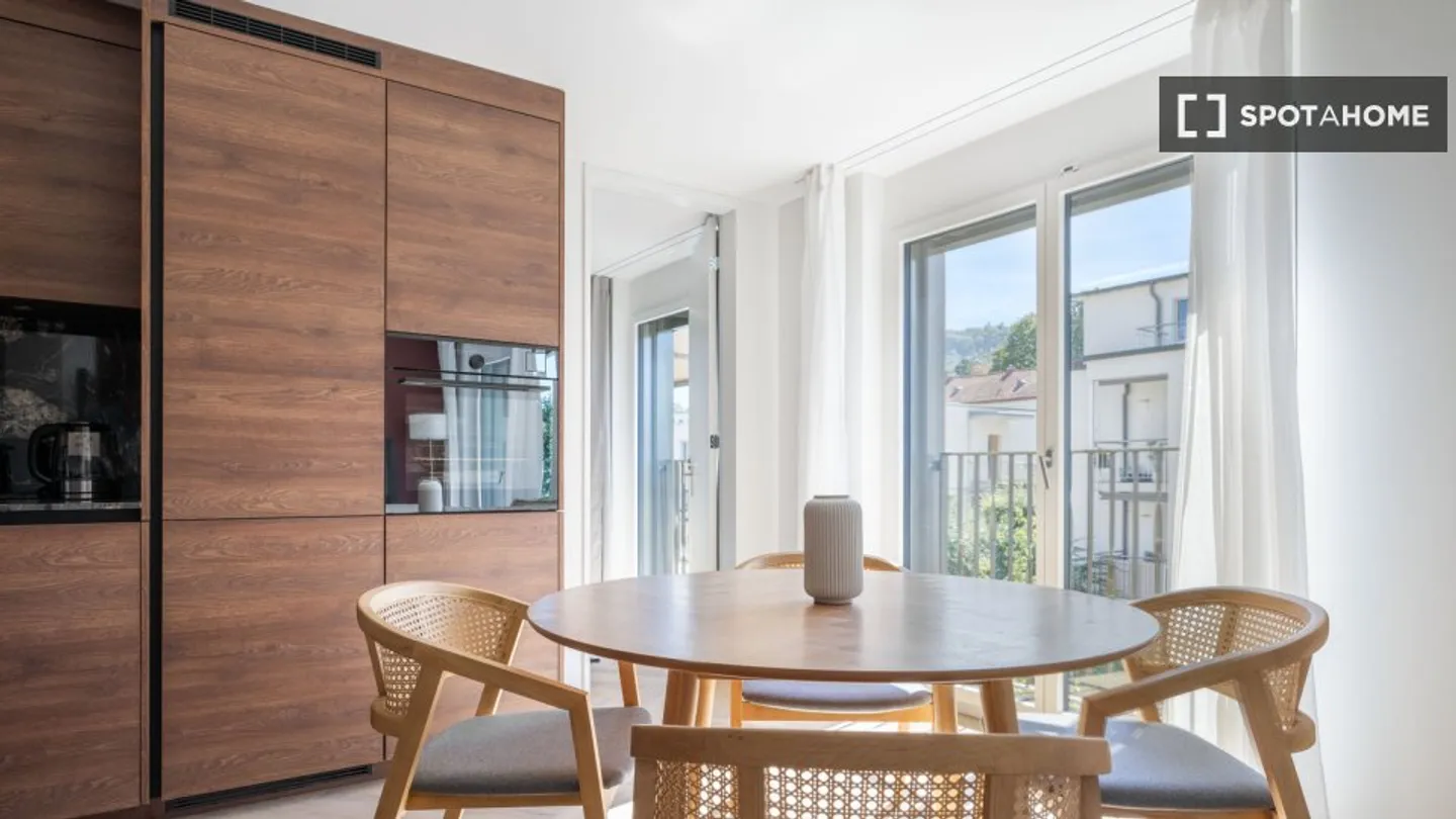 Discover, visit, and rent your new home online with full confidence. - Photo 5 of 16