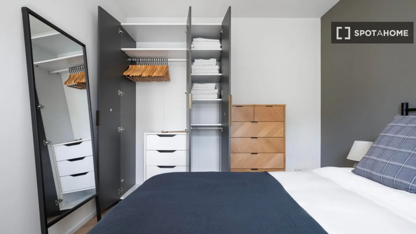 Discover, visit, and rent your new home online with full confidence. - Photo 15 of 16