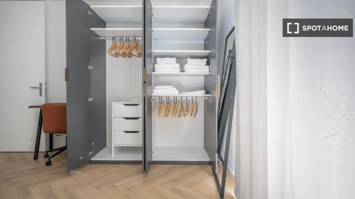 Discover, visit, and rent your new home online with full confidence. - Photo 11 of 16