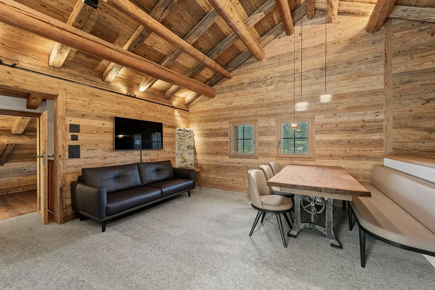 Alpine Cabin in Savognin: Ski Slopes and Hiking Trails Right at Your Doorstep - Photo 2 of 6