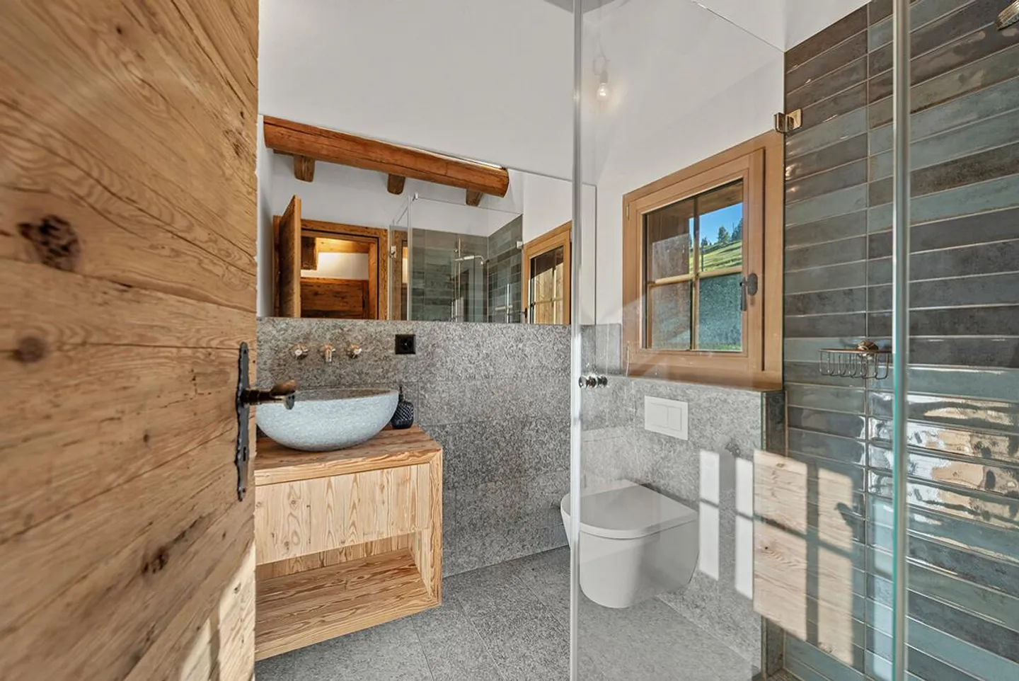 Alpine Cabin in Savognin: Ski Slopes and Hiking Trails Right at Your Doorstep - Photo 4 of 6