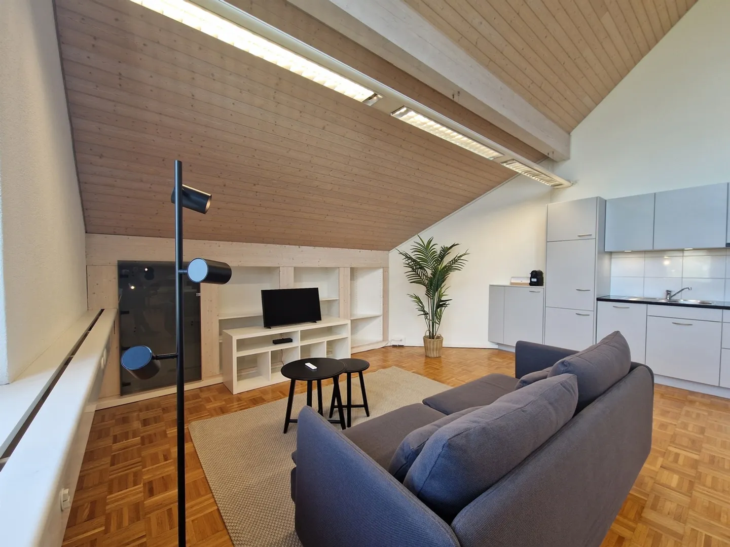 Monolocale arredato con vari vantaggi! - Foto 2 di 10