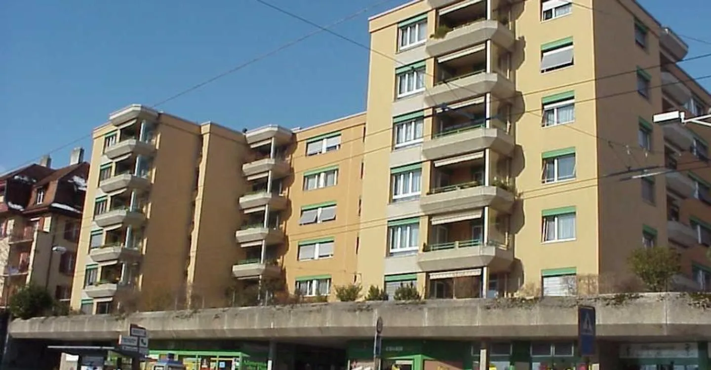 Posto moto in un parcheggio collettivo sicuro - Foto 2 di 2
