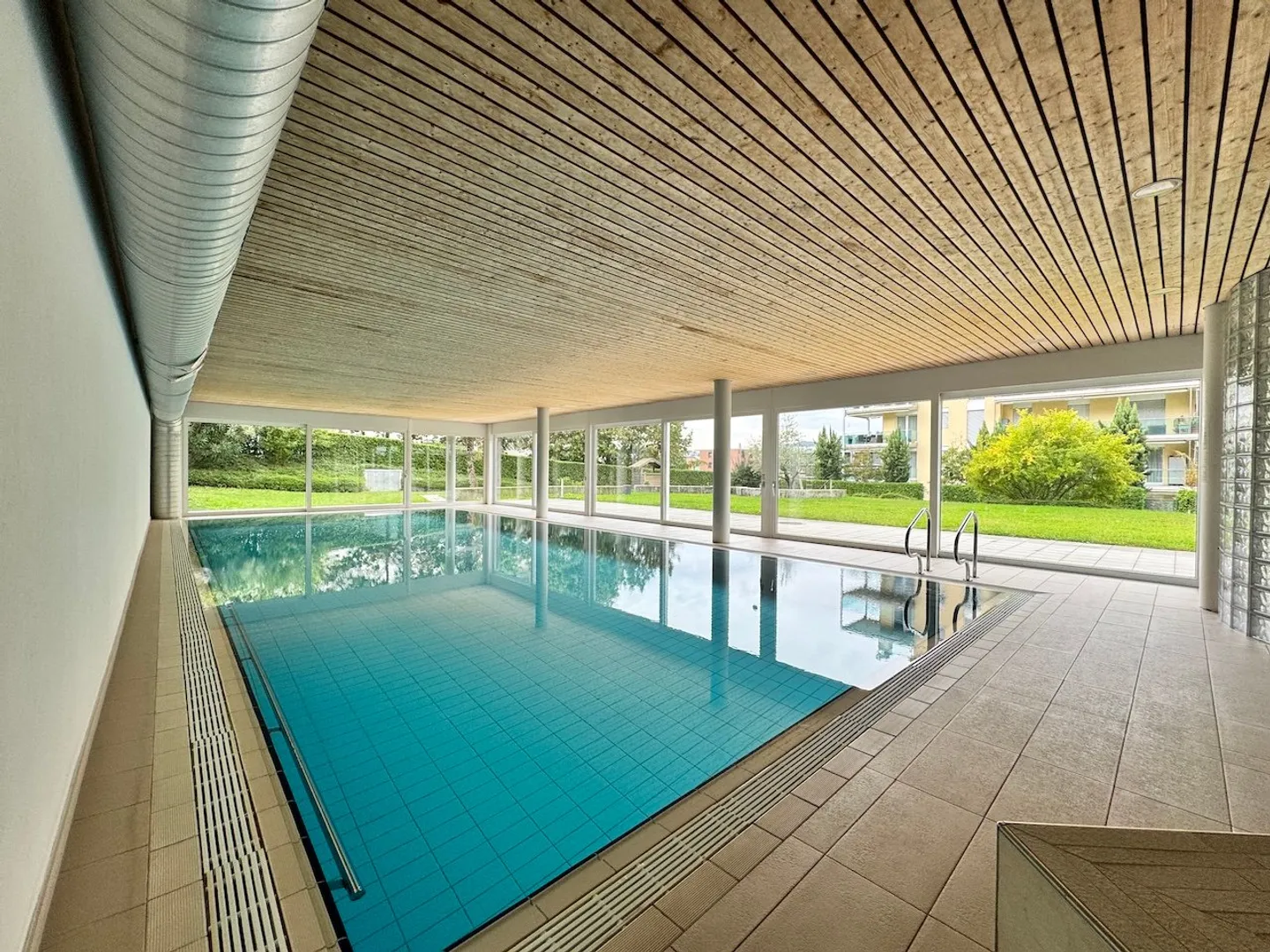 Ampio appartamento di 3,5 locali con giardino - Foto 12 di 15