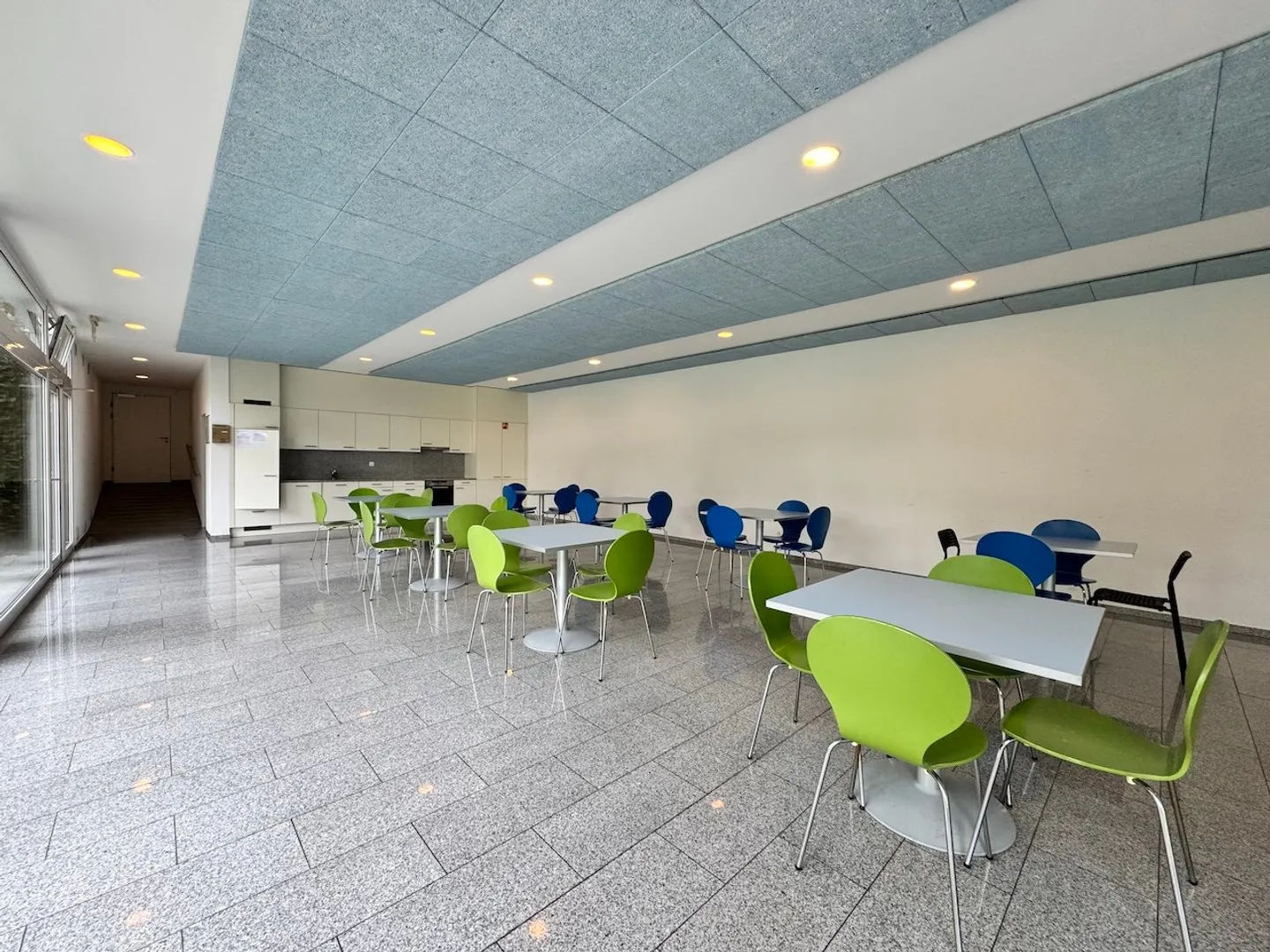 Ampio appartamento di 3,5 locali con giardino - Foto 13 di 15