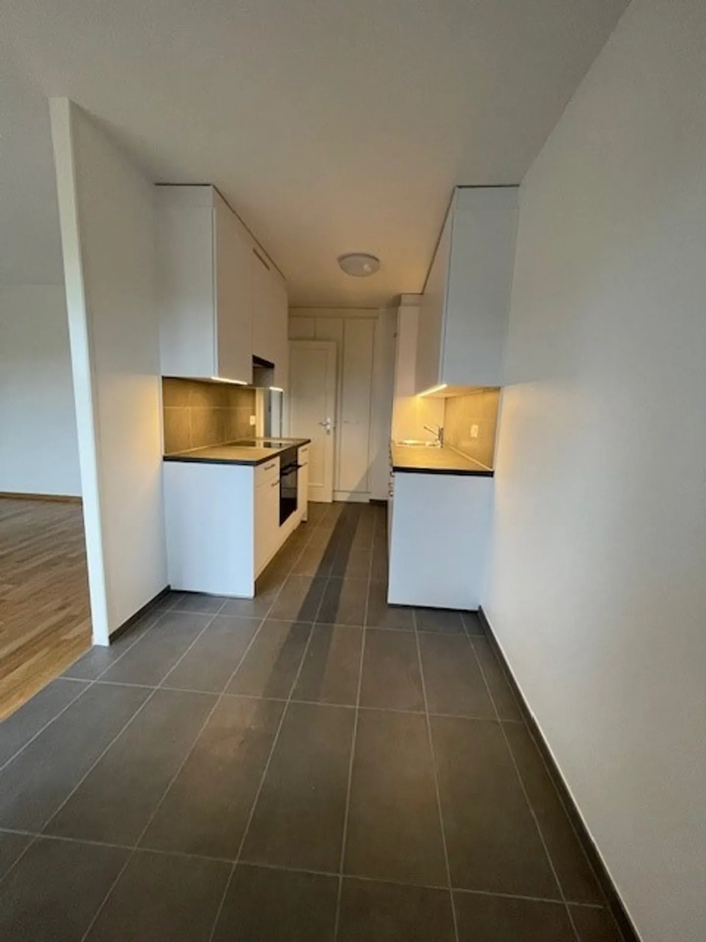 Interamente ristrutturato con materiali di qualità, unisce comfort e modernità. - Foto 4 di 9