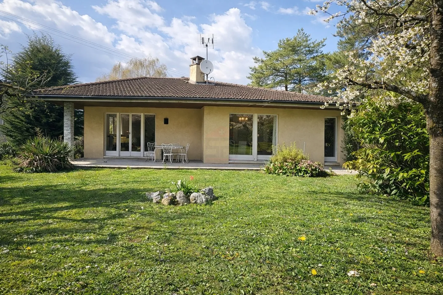 Elegantes Einzelhaus - Foto 3 von 13