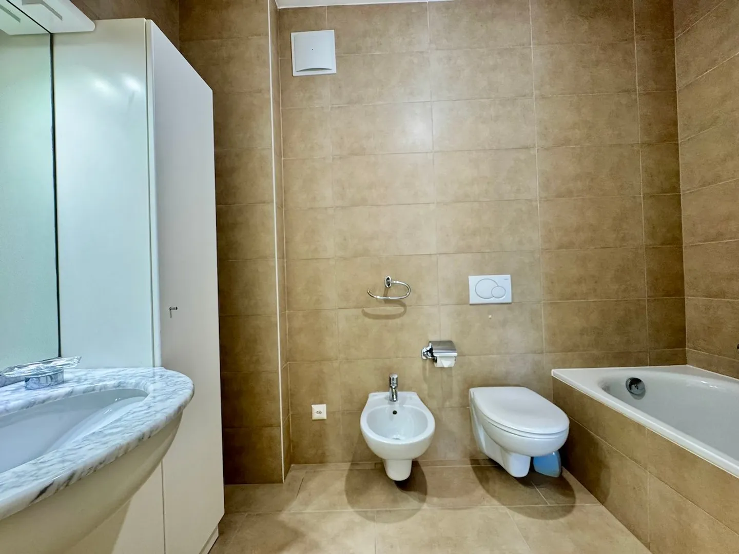 Ampio appartamento di 3,5 locali con giardino - Foto 9 di 15