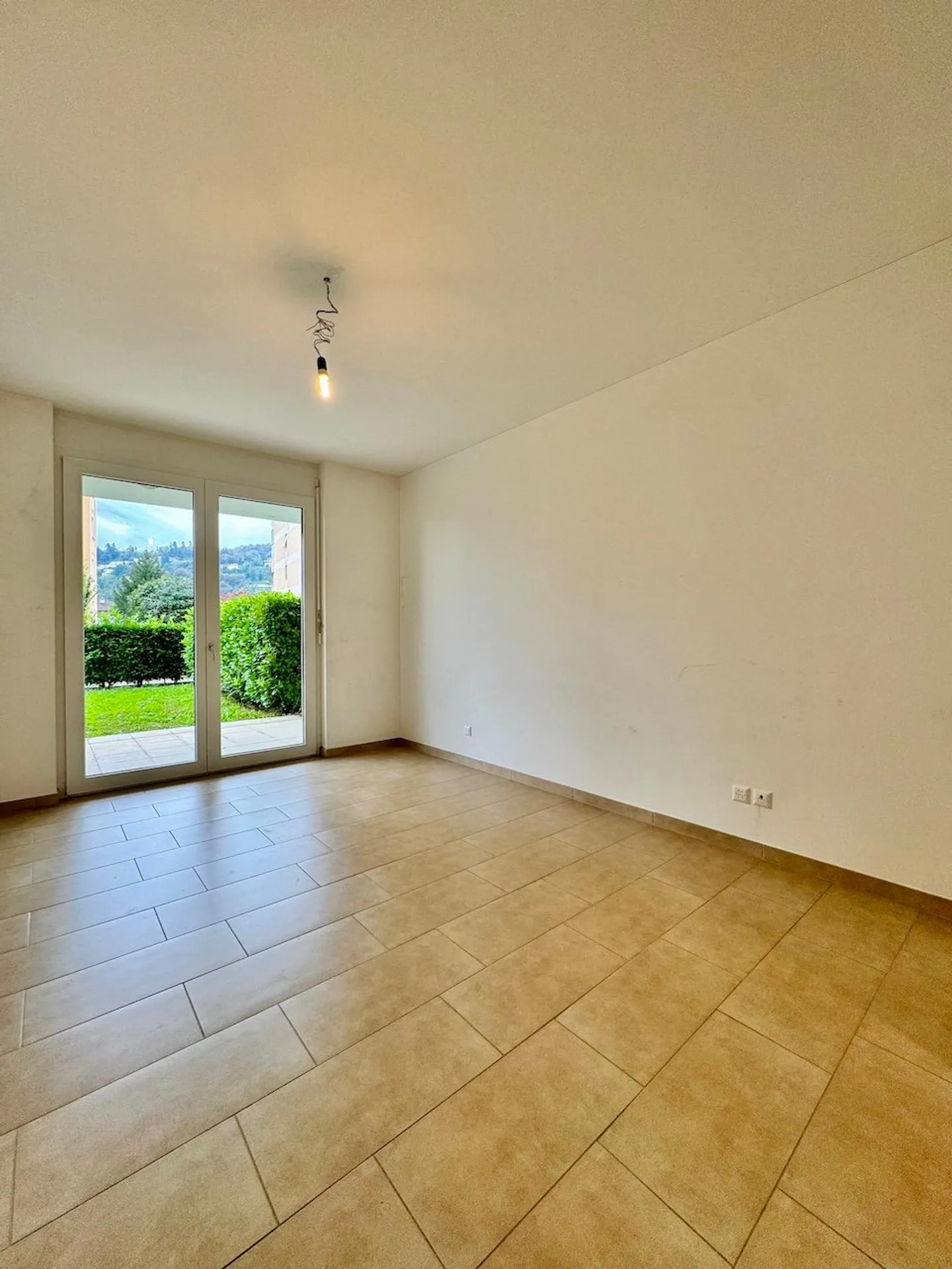 Ampio appartamento di 3,5 locali con giardino - Foto 10 di 15