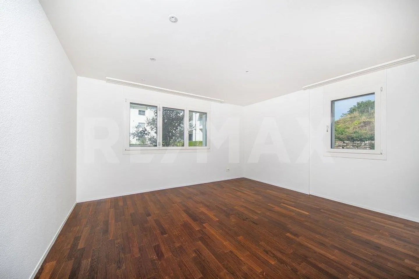 Elegante 3.5-Zimmer-Wohnung mit Terrasse - Foto 2 von 13