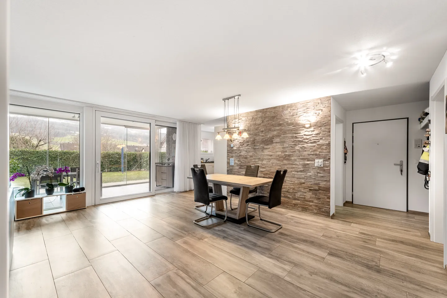 Appartement de jardin moderne 4.5 pièces avec véranda et espace jardin - Photo 8 sur 8